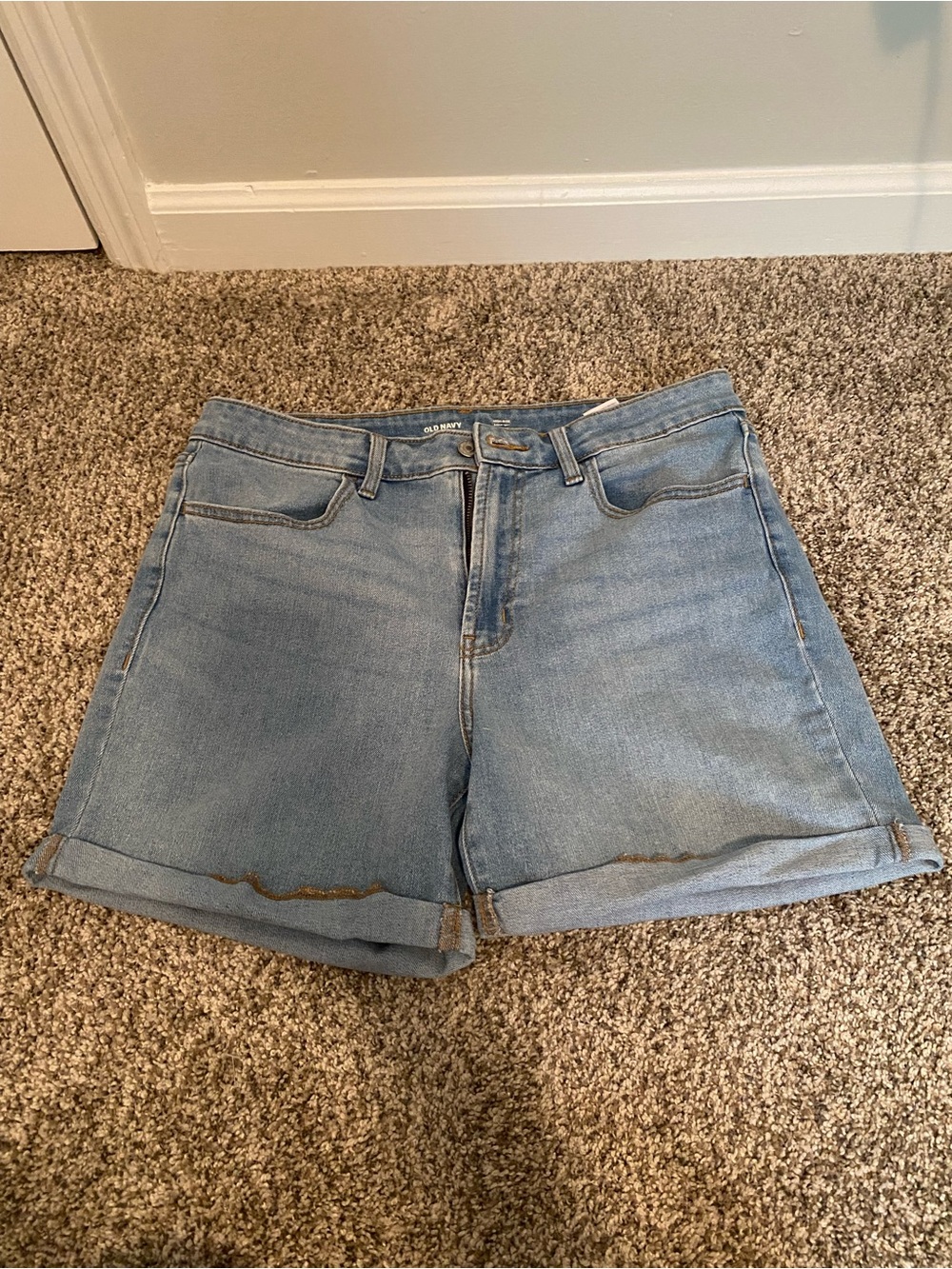 Old Navy Classic Light Blue Denim Women's  High Rise WOW Shorts Cuffed Size 12